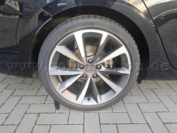 Fahrbereifung hinten