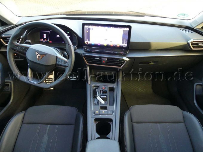 Gesamtansicht Armaturentafel