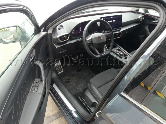 Innenansicht vorn links