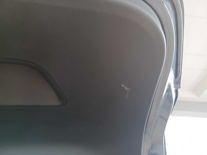 Kofferraumverkleidung mit Nutzungsspuren