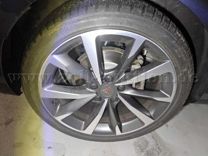 Fahrbereifung hinten