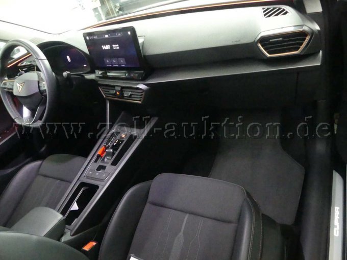 Innenansicht vorn rechts