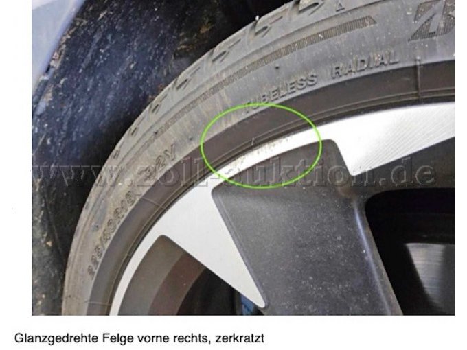 B-AR1366E
Glanzgedrehte Felge vorne rechts, zerkratzt