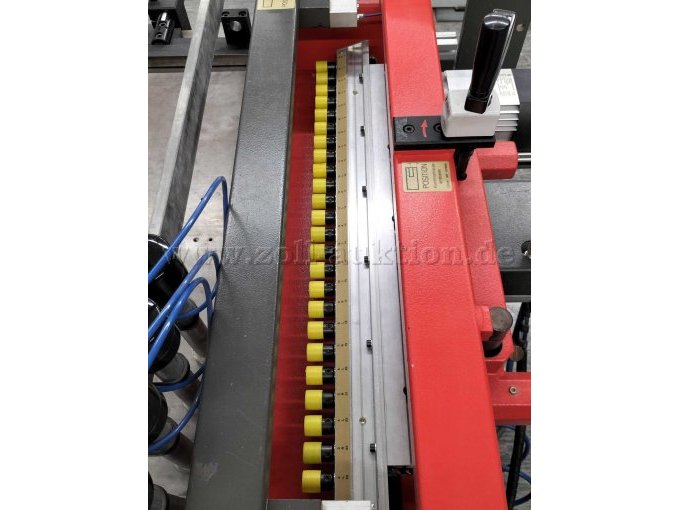 Maschine von oben mit Spindeln.