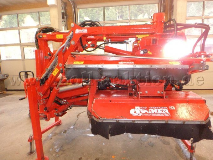 Dücker Mähkombination MK 25-800,
von vorne Dücker Mähkombination MK 25-800,
von vorne