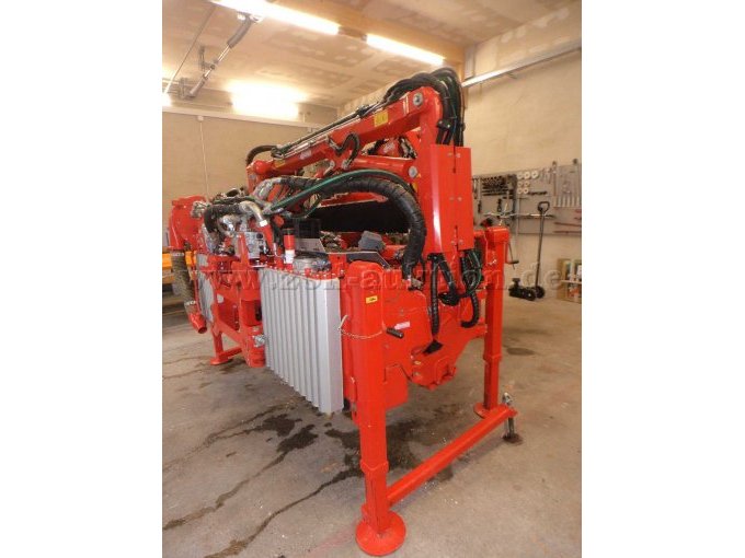 Dücker Mähkombination MK 25-800,
Seitenansicht rechts