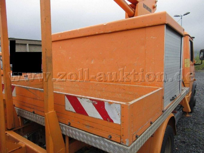 Bild 4  Nebenaufbauten