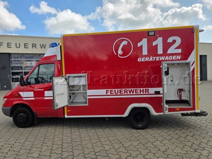 1 DAIMLER-BENZ, Marke 904.6, Feuerwehr Werkstattwagen, defekt, Bastlerfahrzeug – foto 3 – kavel bij Zoll-Auktion, Beelitz