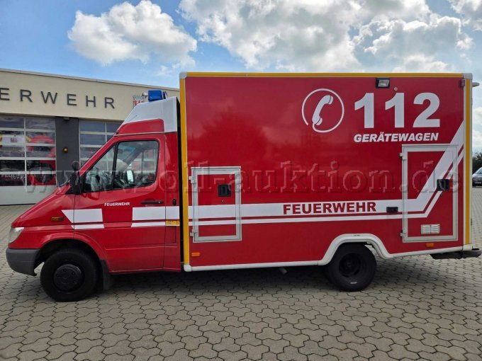 1 DAIMLER-BENZ, Marke 904.6, Feuerwehr Werkstattwagen, defekt, Bastlerfahrzeug – foto 2 – kavel bij Zoll-Auktion, Beelitz