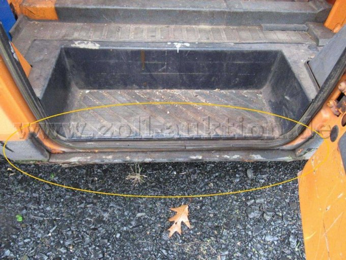 Bild 18  Kabine mit Durchrostungen und Korrosion, Schwerpunkt Bodengruppe, Einstiege,Verstärkungen