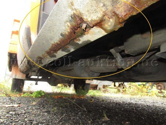 Bild 20  Kabine mit Durchrostungen und Korrosion, Schwerpunkt Bodengruppe, Einstiege,Verstärkungen