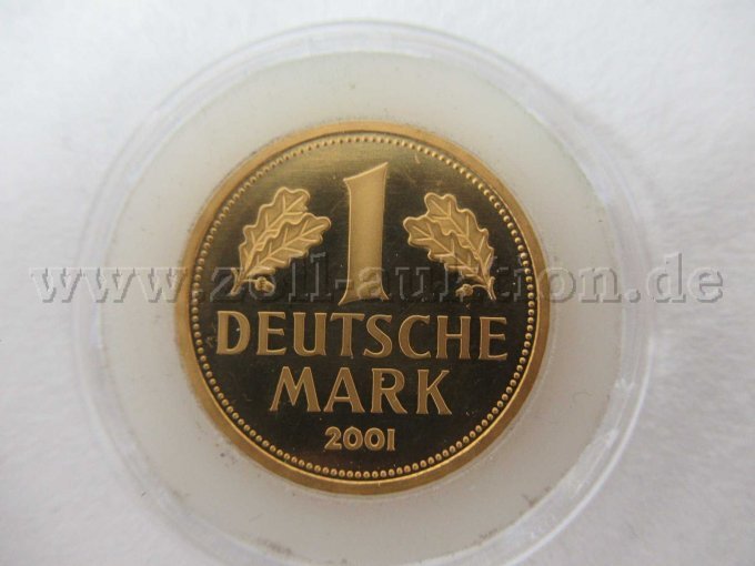 Goldmark Frontansicht mit Kratzer obern Rechts