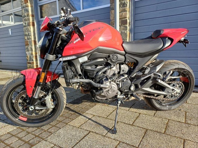 Ducati Monster rot - linke Seite