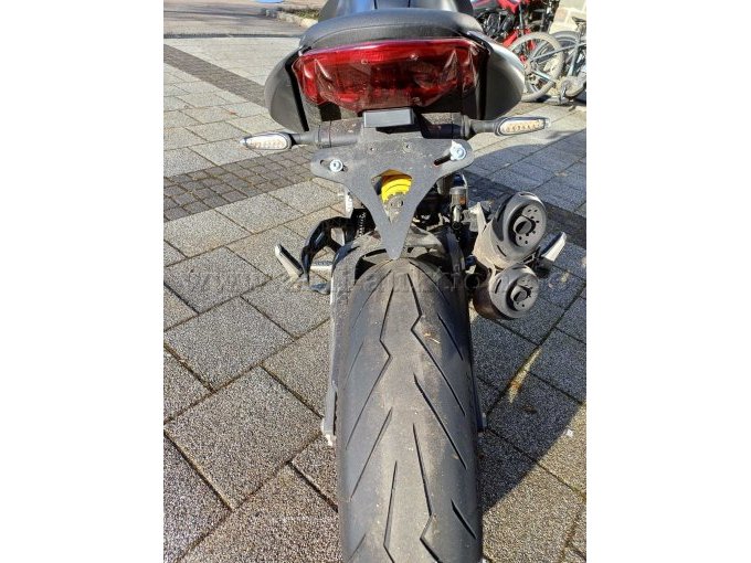 Ducati Monster schwarz - Heckansicht