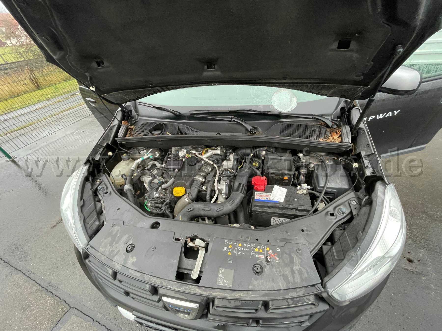 Motorraum inkl. Batterie