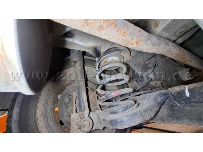 Feder hinten links gebrochen