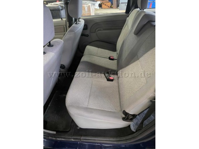 PKW Dacia Logan SD, Rücksitzbank linke Seitenansicht