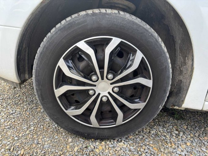 Reifen mit Stahlfelgen