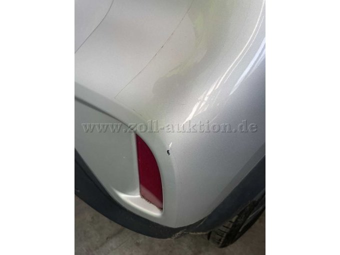 Dacia Spring Elektro / Lackbeschädigung