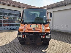 Vorderansicht Unimog