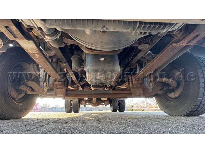 Unterboden (Frontalansicht)