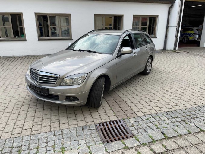 Vorne links