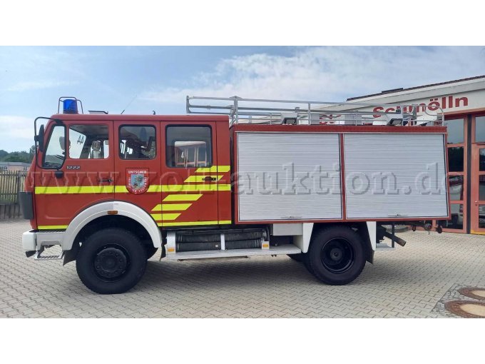 1 Daimler Benz brandweerwagen LF 16/12, opbouw Ziegler 1222AF, vierwielaandrijving – foto 3 – kavel bij Zoll-Auktion, Schmölln