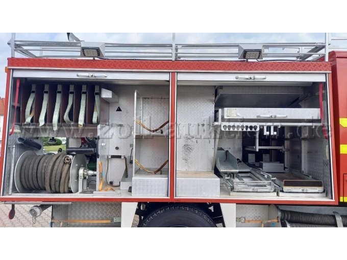 1 Daimler Benz brandweerwagen LF 16/12, opbouw Ziegler 1222AF, vierwielaandrijving – foto 10 – kavel bij Zoll-Auktion, Schmölln