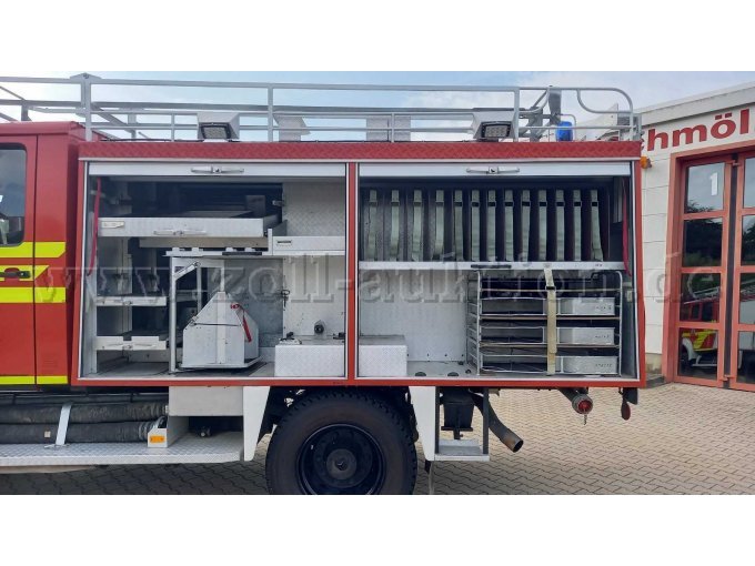 1 Daimler Benz brandweerwagen LF 16/12, opbouw Ziegler 1222AF, vierwielaandrijving – foto 4 – kavel bij Zoll-Auktion, Schmölln