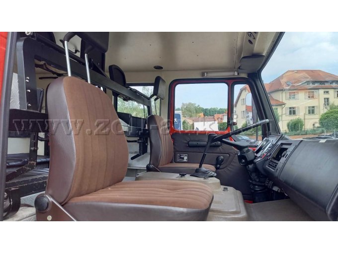 1 Daimler Benz brandweerwagen LF 16/12, opbouw Ziegler 1222AF, vierwielaandrijving – foto 15 – kavel bij Zoll-Auktion, Schmölln