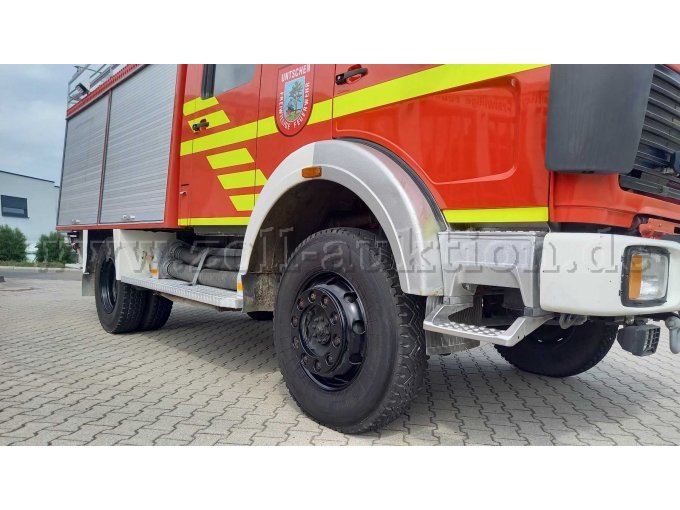 1 Daimler Benz brandweerwagen LF 16/12, opbouw Ziegler 1222AF, vierwielaandrijving – foto 12 – kavel bij Zoll-Auktion, Schmölln