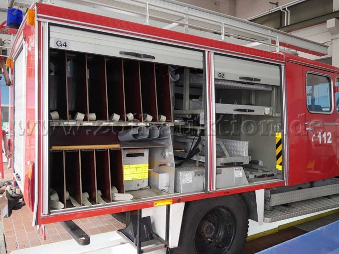 geöffneter Geräteraum rechts