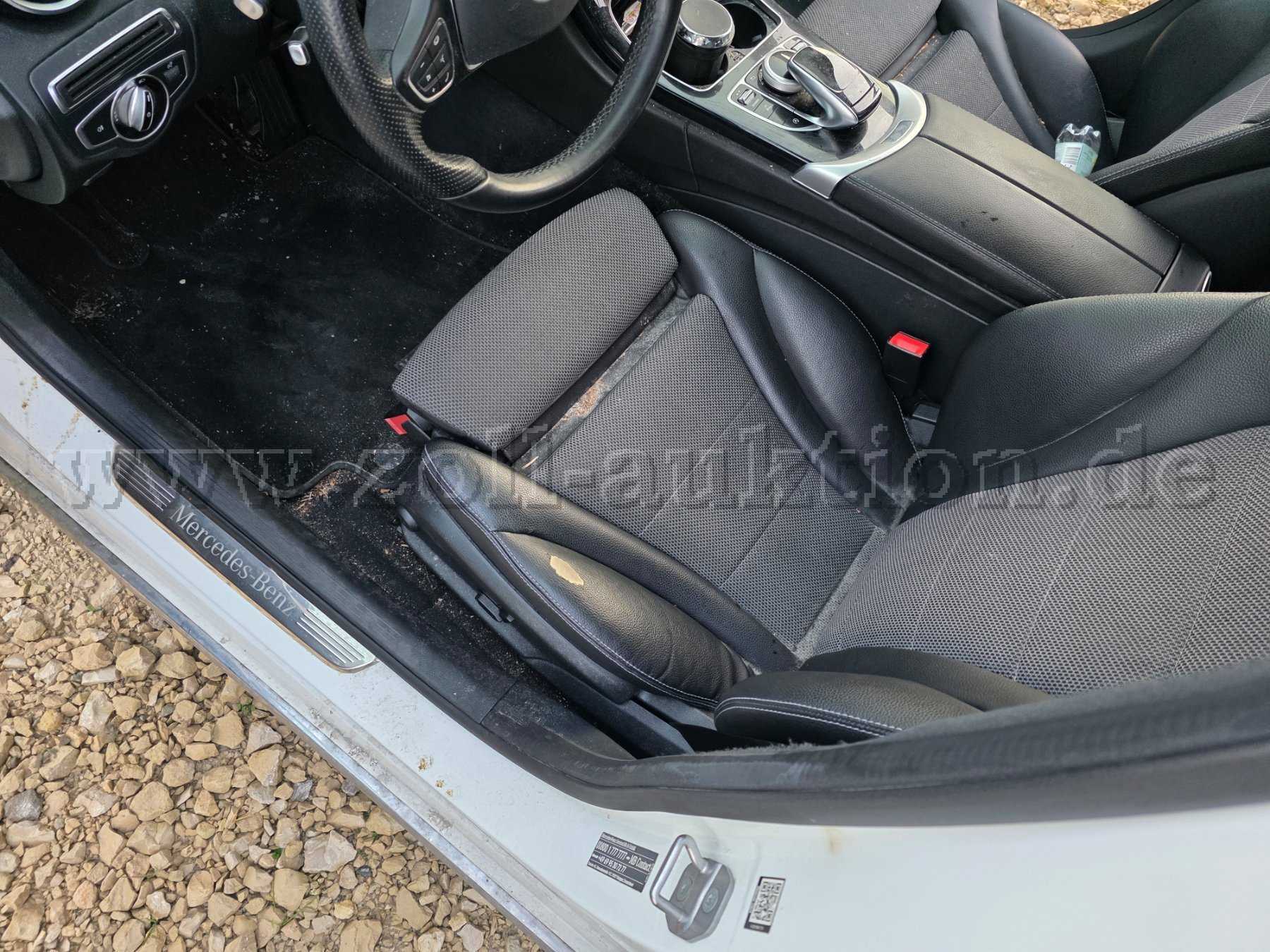 09. Innenraum (Fahrer)