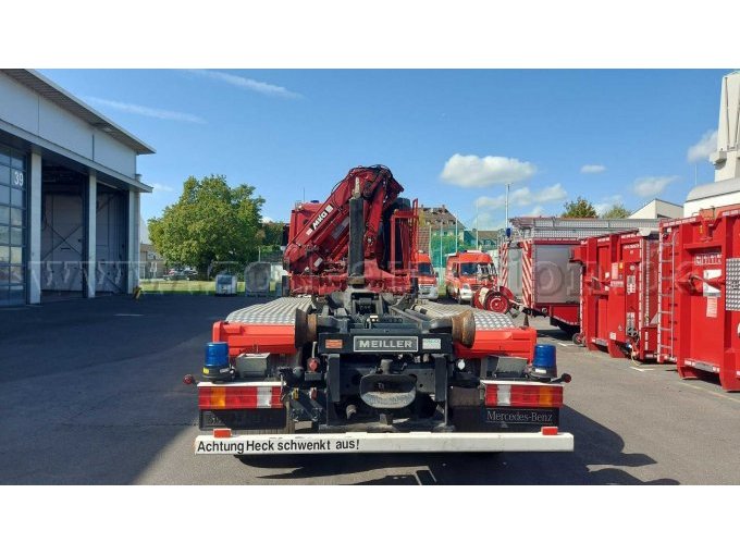 1 Daimler Chrysler speciaal brandweervoertuig met wissellaadinstallatie en laadkraan – foto 7 – kavel bij Zoll-Auktion, Darmstadt