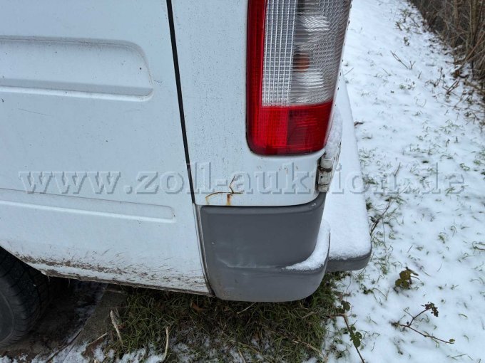 Hier wurde wohl gespachtelt       (Rostentfernung ?)