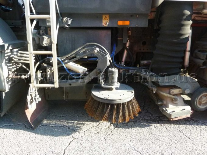 Kehrbesen Linke Seite