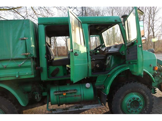 Ansicht geöffnete Türen Beifahrerseite