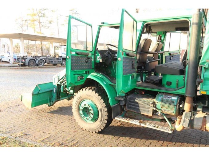 Ansicht geöffnete Türen Fahrerseite