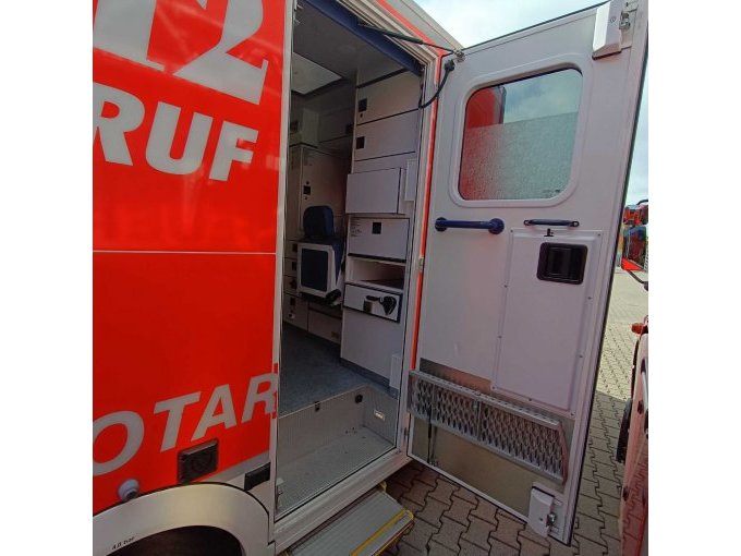 Einstieg Kofferaufbauh