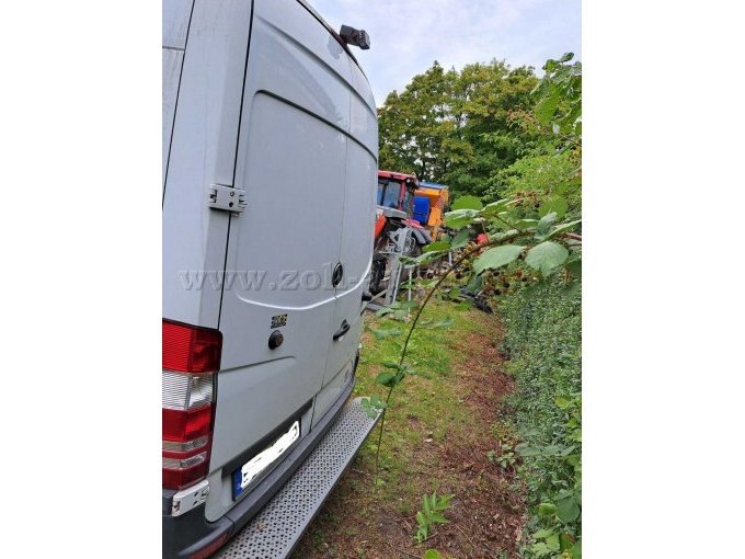 1 Daimler LKW 316 Sprinter geschlossen (nicht Fahrbereit!) – foto 5 – kavel bij Zoll-Auktion, Kiel