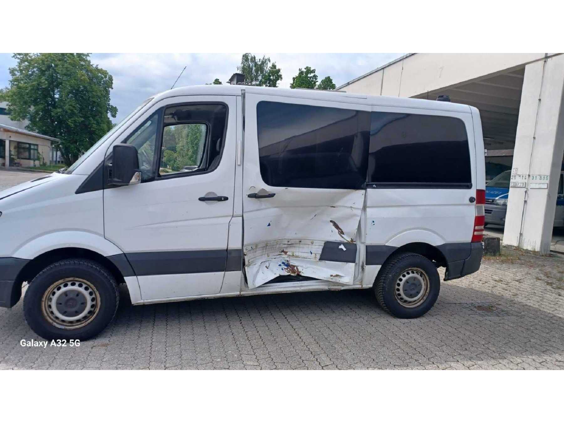 Ansicht Fahrerseite Unfallschaden