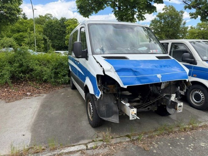 Ansicht Front mit Schaden