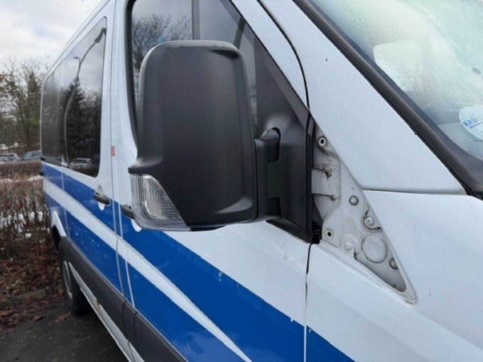 Ansicht Spiegel sowie Schaden Beifahrerseite