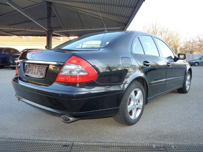 Ansicht von hinten schräg rechts