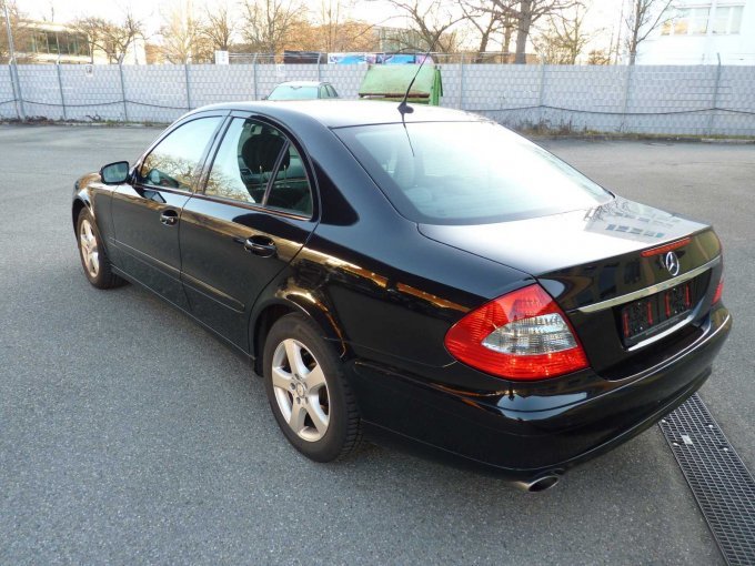 Ansicht von hinten schräg links