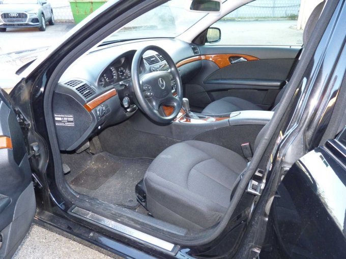 Nahaufnahme Fahrereinstieg