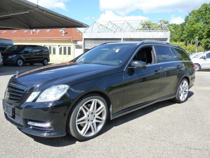 Ansicht schräg von vorne links