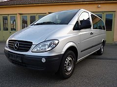 Ansicht von vorne schräg links