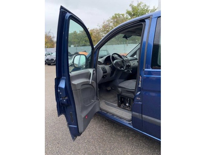 1 Daimler Mercedes-Benz MB Vito Kombi 111 CDI (639) lang – foto 12 – kavel bij Zoll-Auktion, Stuttgart
