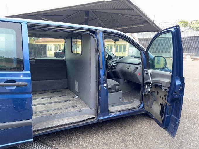 1 Daimler Mercedes-Benz MB Vito Kombi 111 CDI (639) lang – foto 14 – kavel bij Zoll-Auktion, Stuttgart